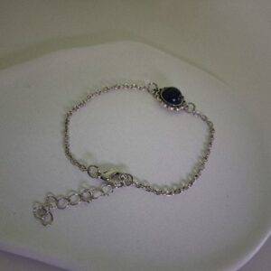 Pulsera Plateada con Piedra azul Ovalada