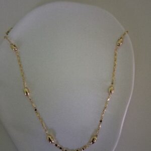 Collar Dorado con Detalles Ovalados