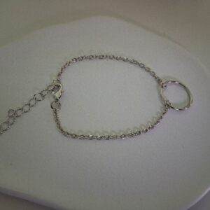 Pulsera Plateada con Aro Minimalista