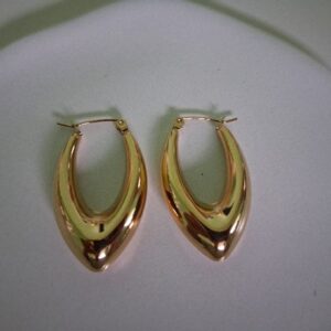 Aretes Dorados de Diseño Gota