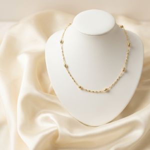 Collar dorado de eslabones